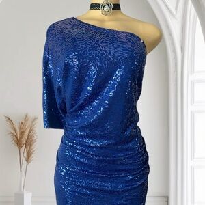 “Elegant One-Shoulder Sequin Dress”